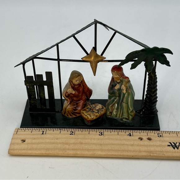 Vtg 5x4x1.5” Metal Nativity w/ Ceramic Joseph, Mary & Baby Jesus Manger … - Picture 12 of 14